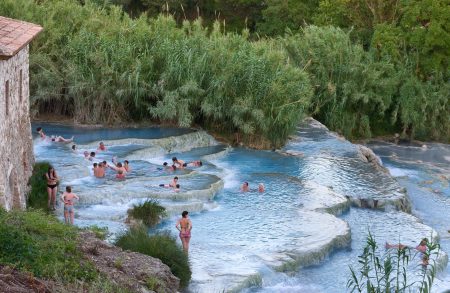 Baños termales de Saturnia en Toscana