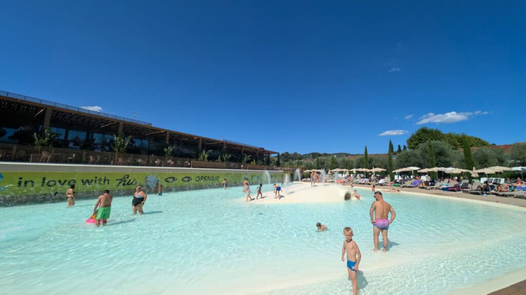 Große Poollandschaft