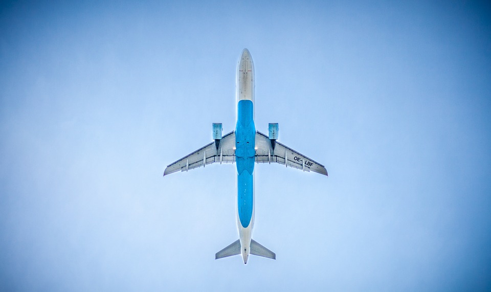 flugzeug toskana